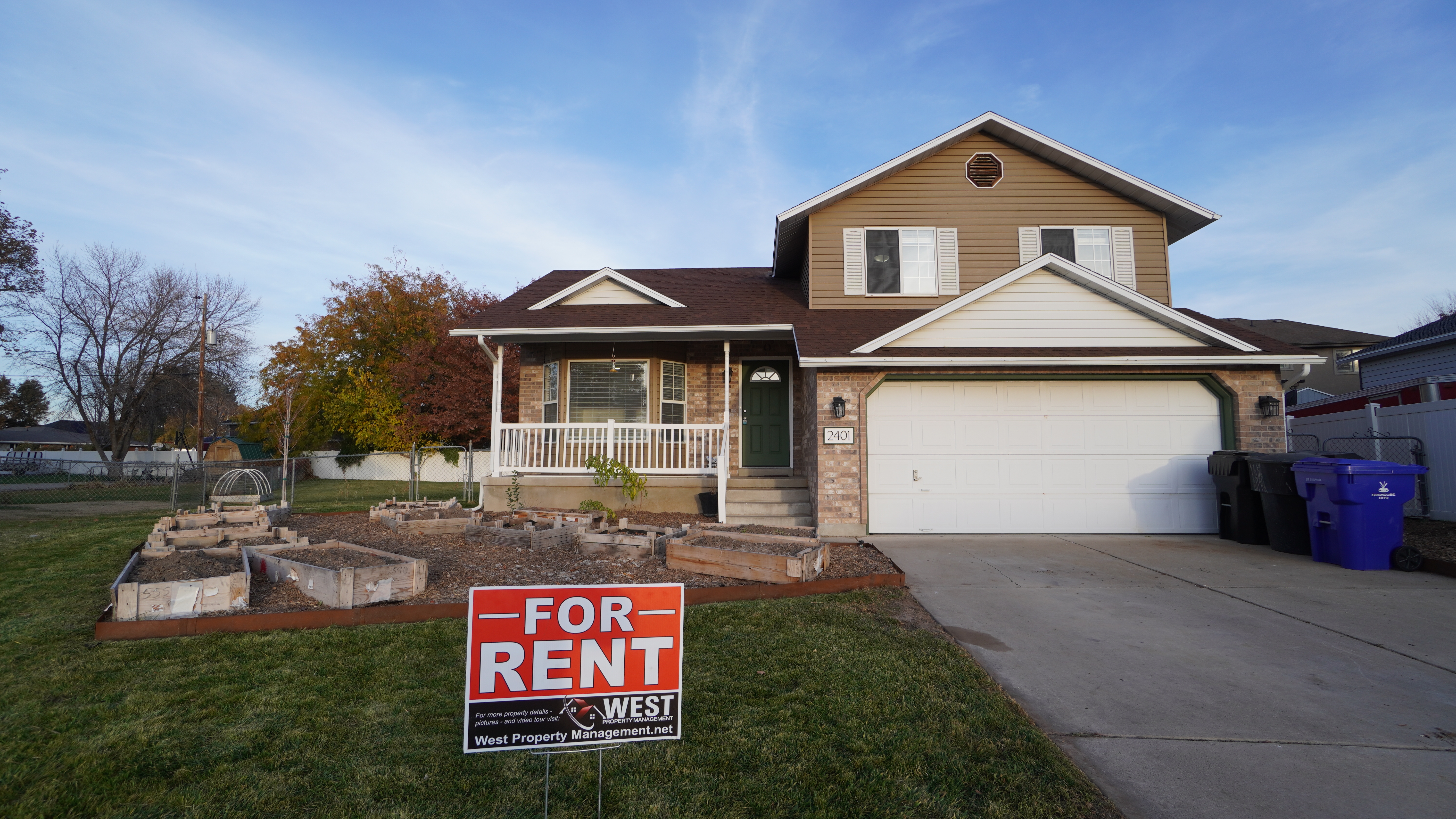 Syracuse House: 2401 S 1800 W