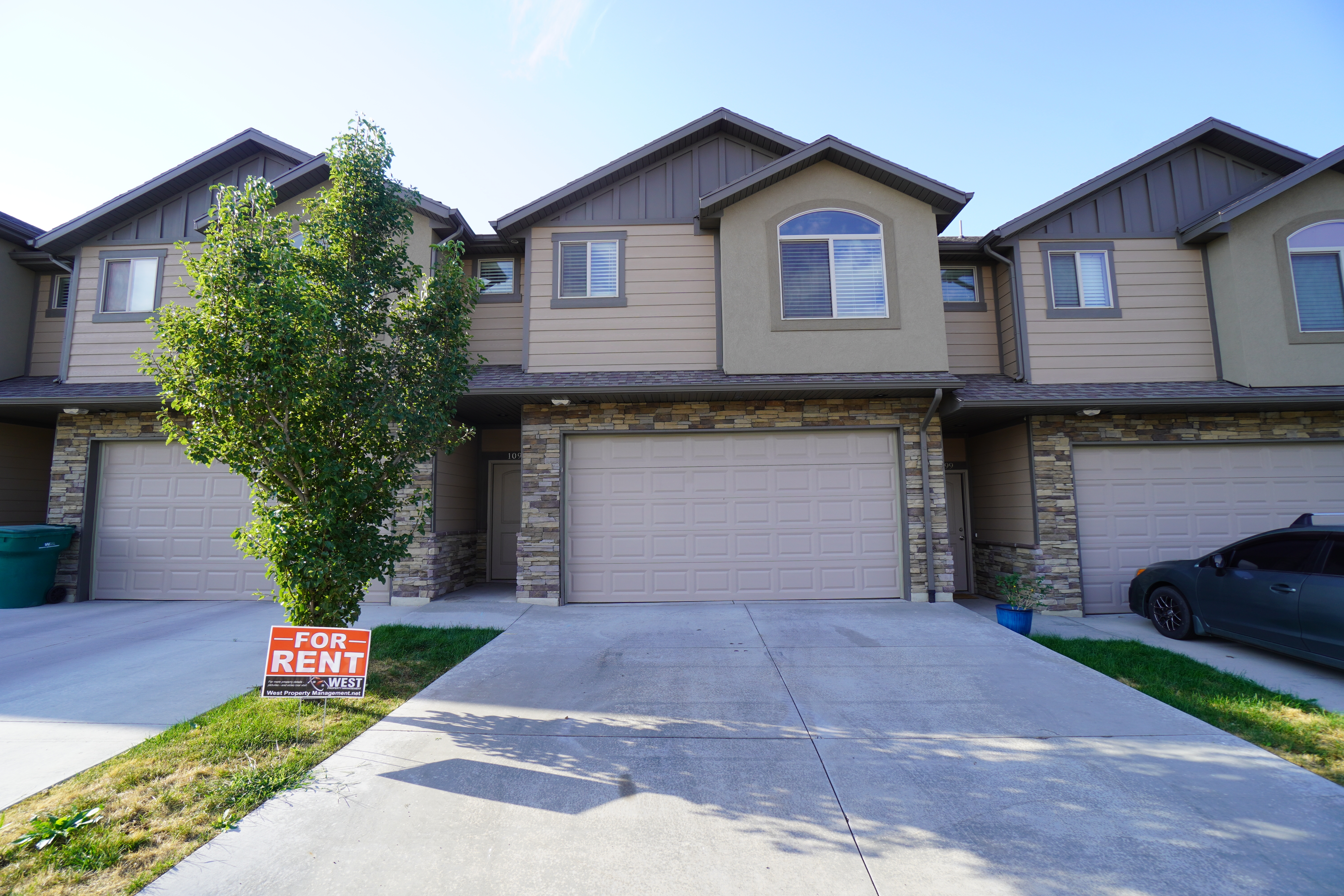 Layton Townhome: 1095 W 2875 N