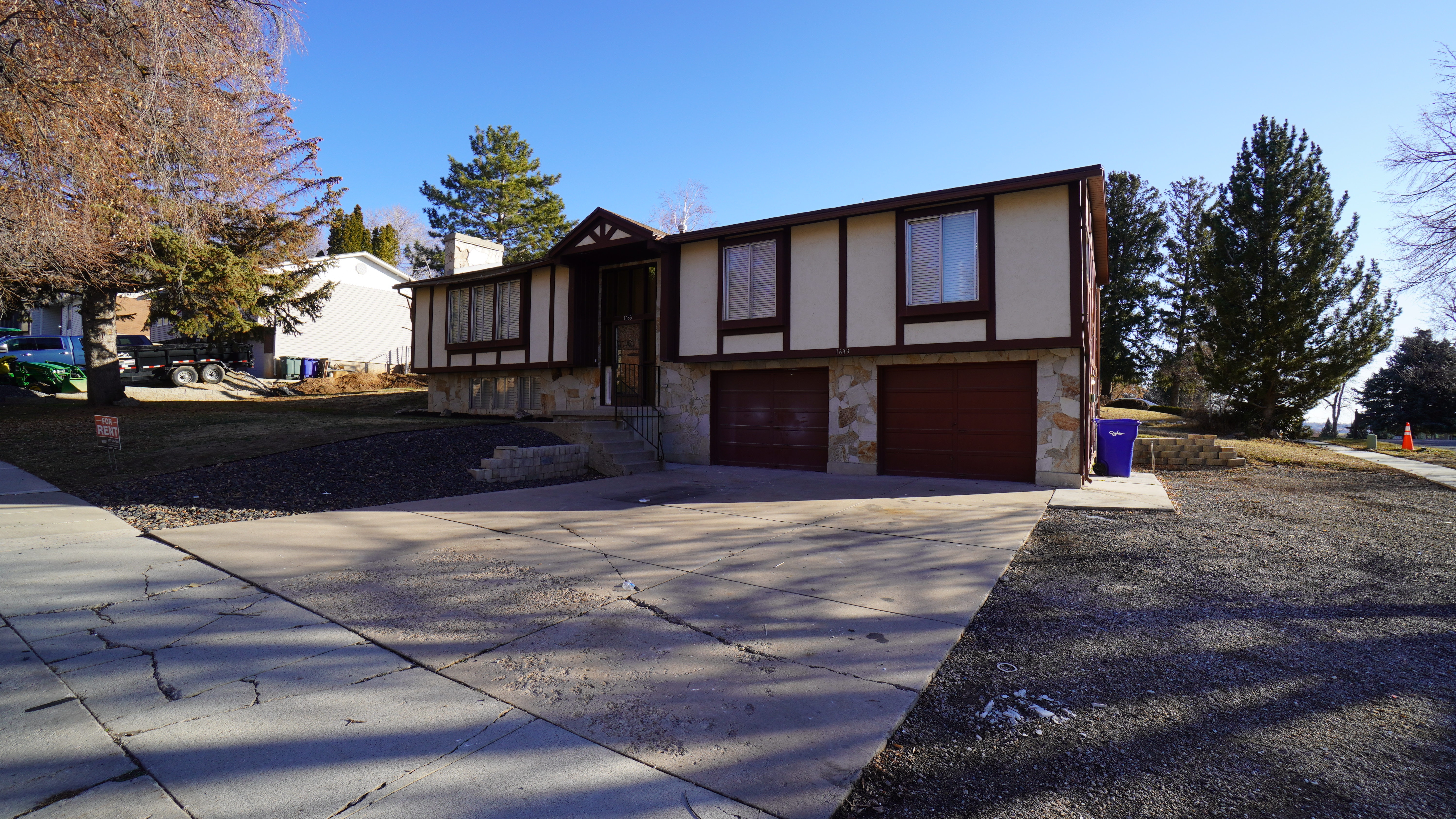 Ogden House: 1633 Navajo Dr