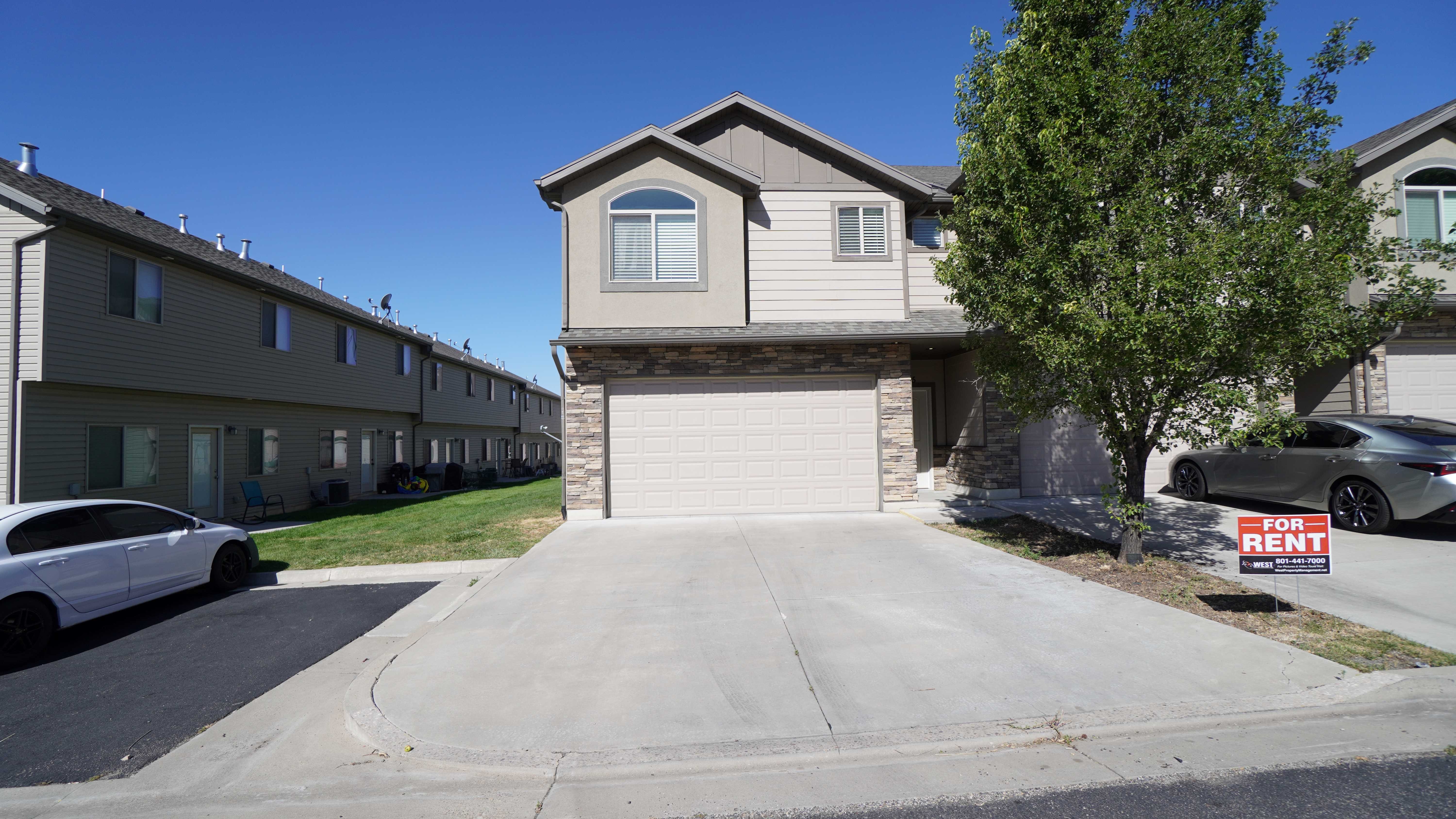 Layton Townhome: 2895 N 1100 W