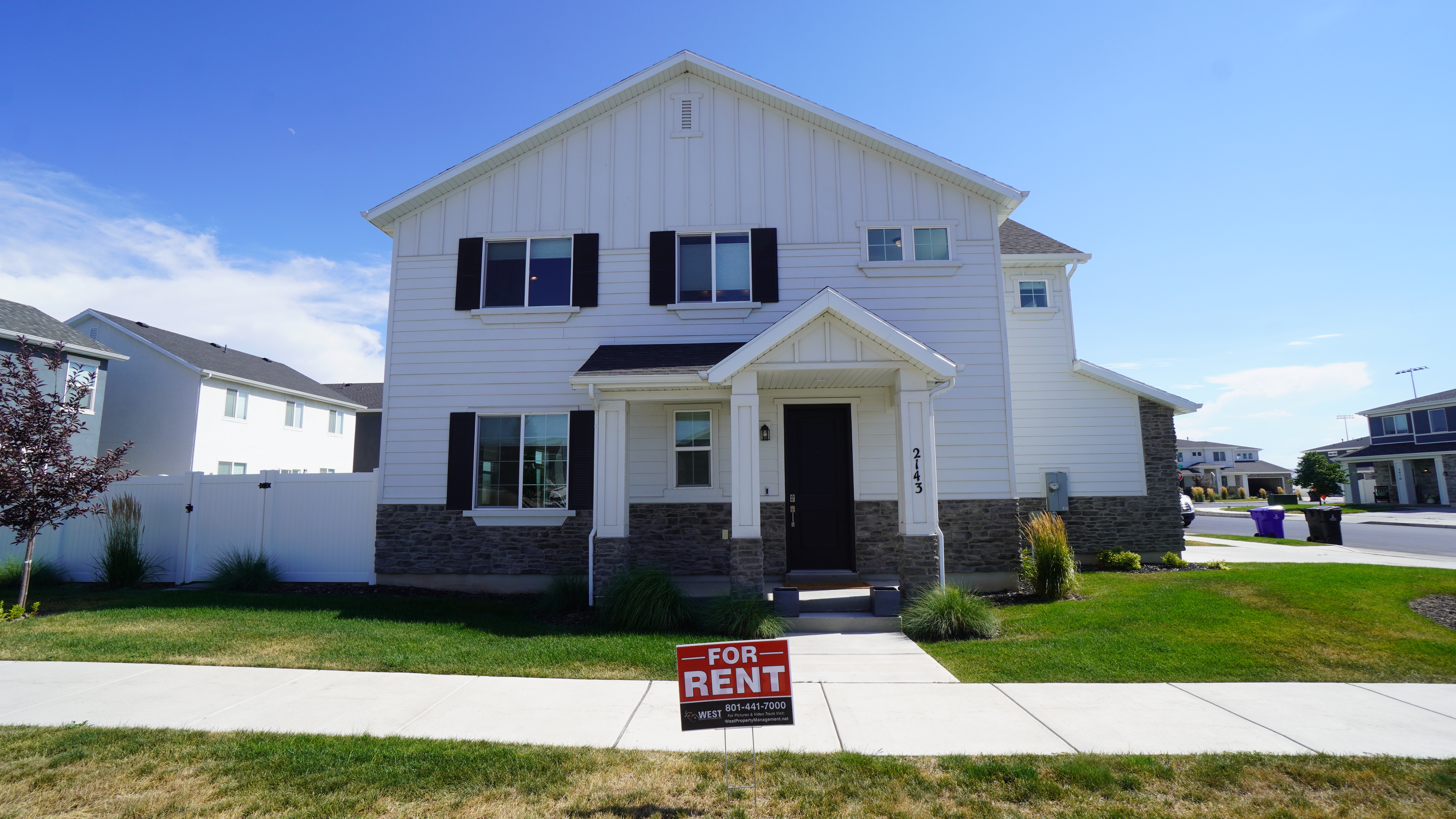 Syracuse House: 2143 W Natalie Ave