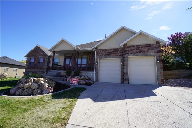 North Salt Lake House: 271 E Eagle Ridge Dr