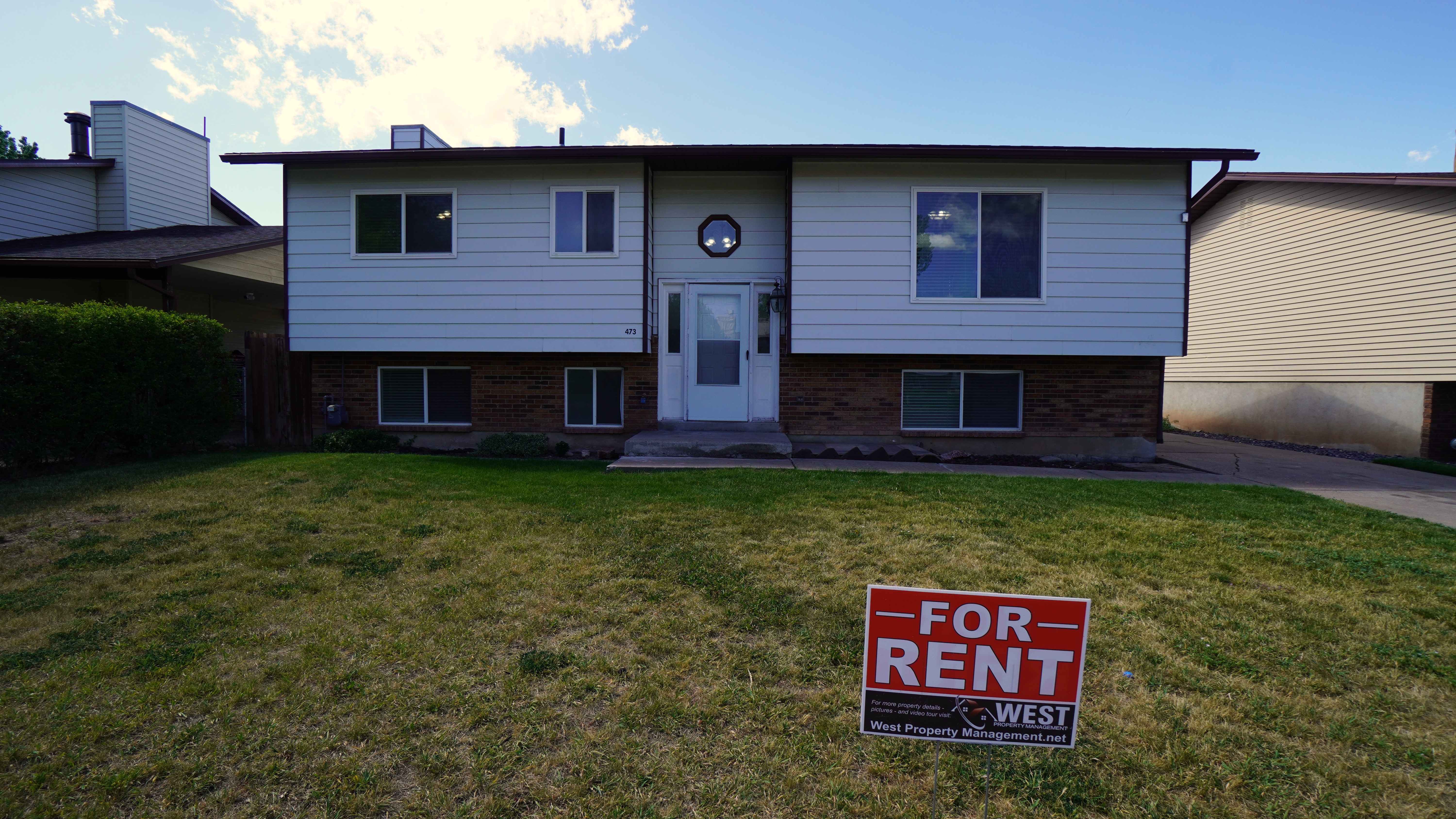 Clearfield House: 473 W 2500 S
