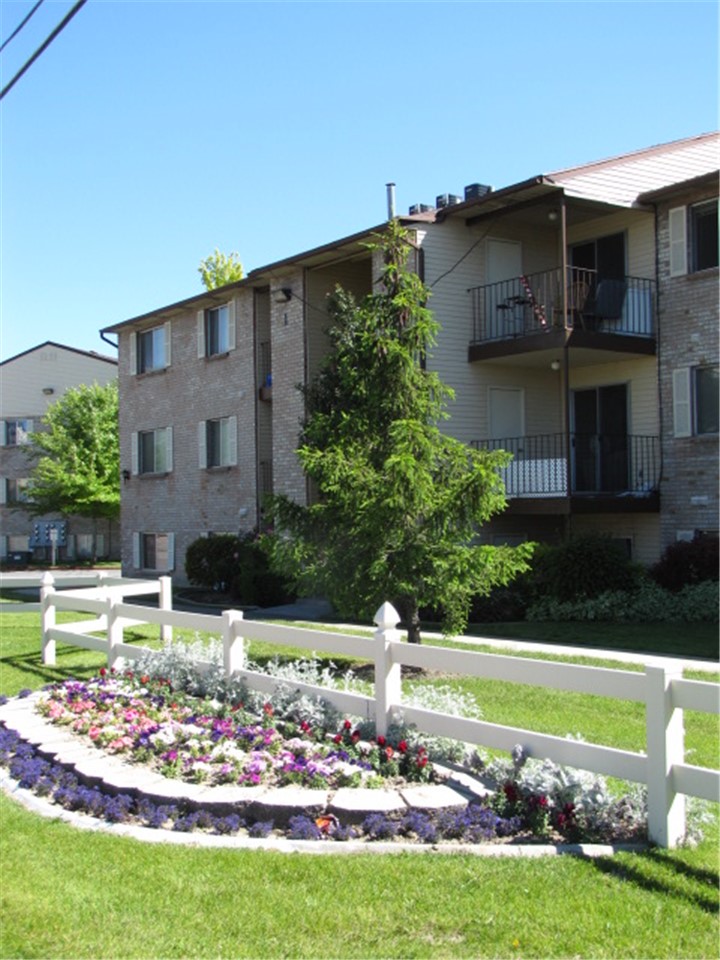 Falcon Park Apartment for rent at 1125 N Main St, Layton, UT 84041