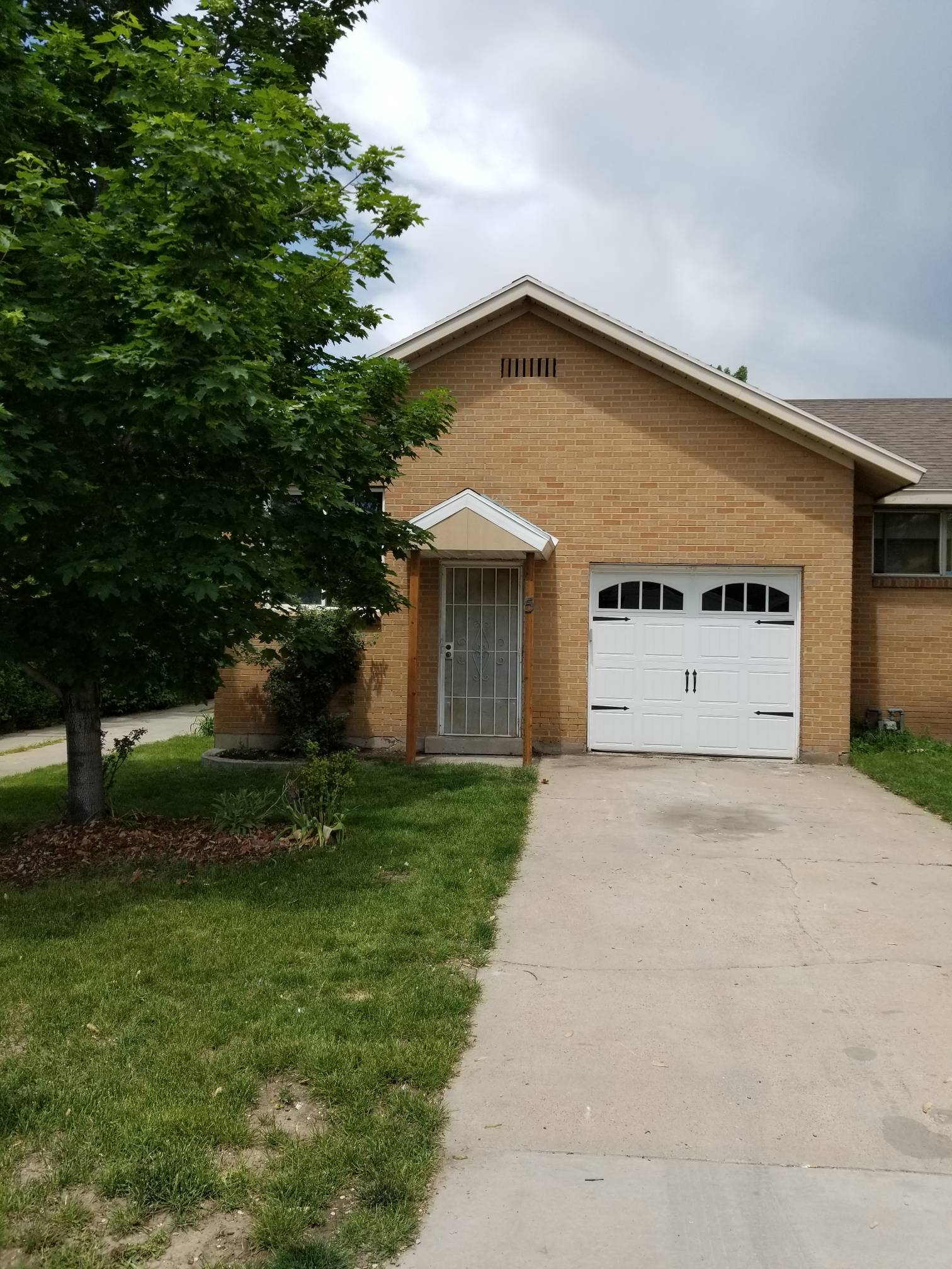 Bountiful Apartment: 348 W Pages Ln