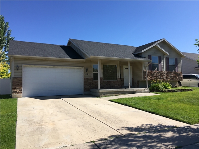 Woods Cross House: 1418 W 2250 S