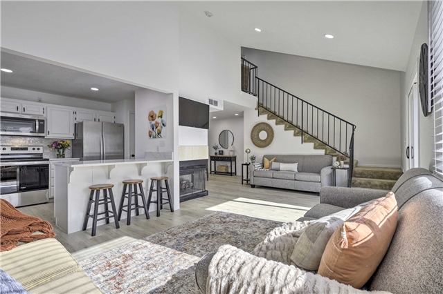 Saint George Condo: 860 S Village Rd
