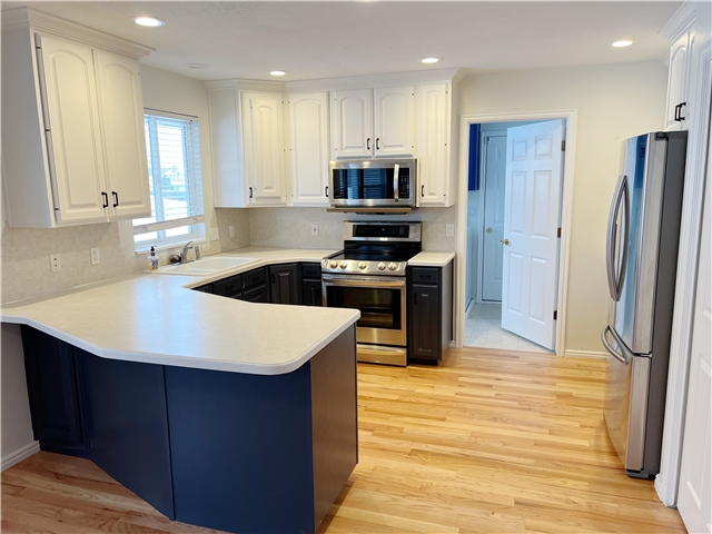 Layton House: 225 S 550 W