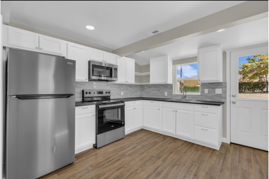 Tooele Apartment: 24 N 100 W