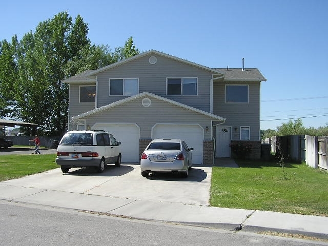 Pleasant Grove Multiplex: 1847 Garden Dr