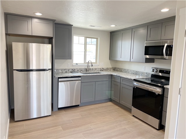 Provo Apartment: 401 N 900 E