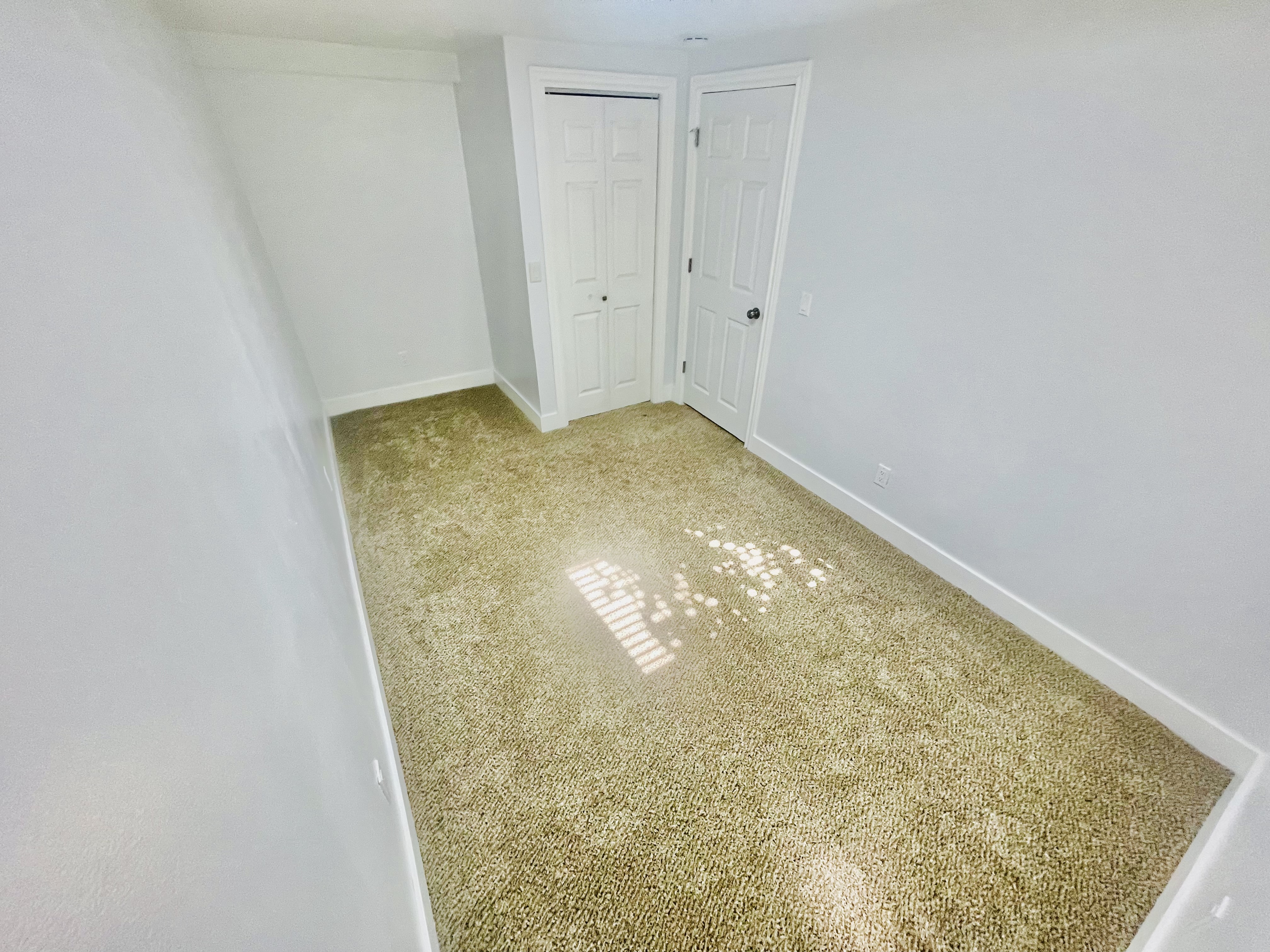 South Jordan Single Room: 9696 S Temple Dr