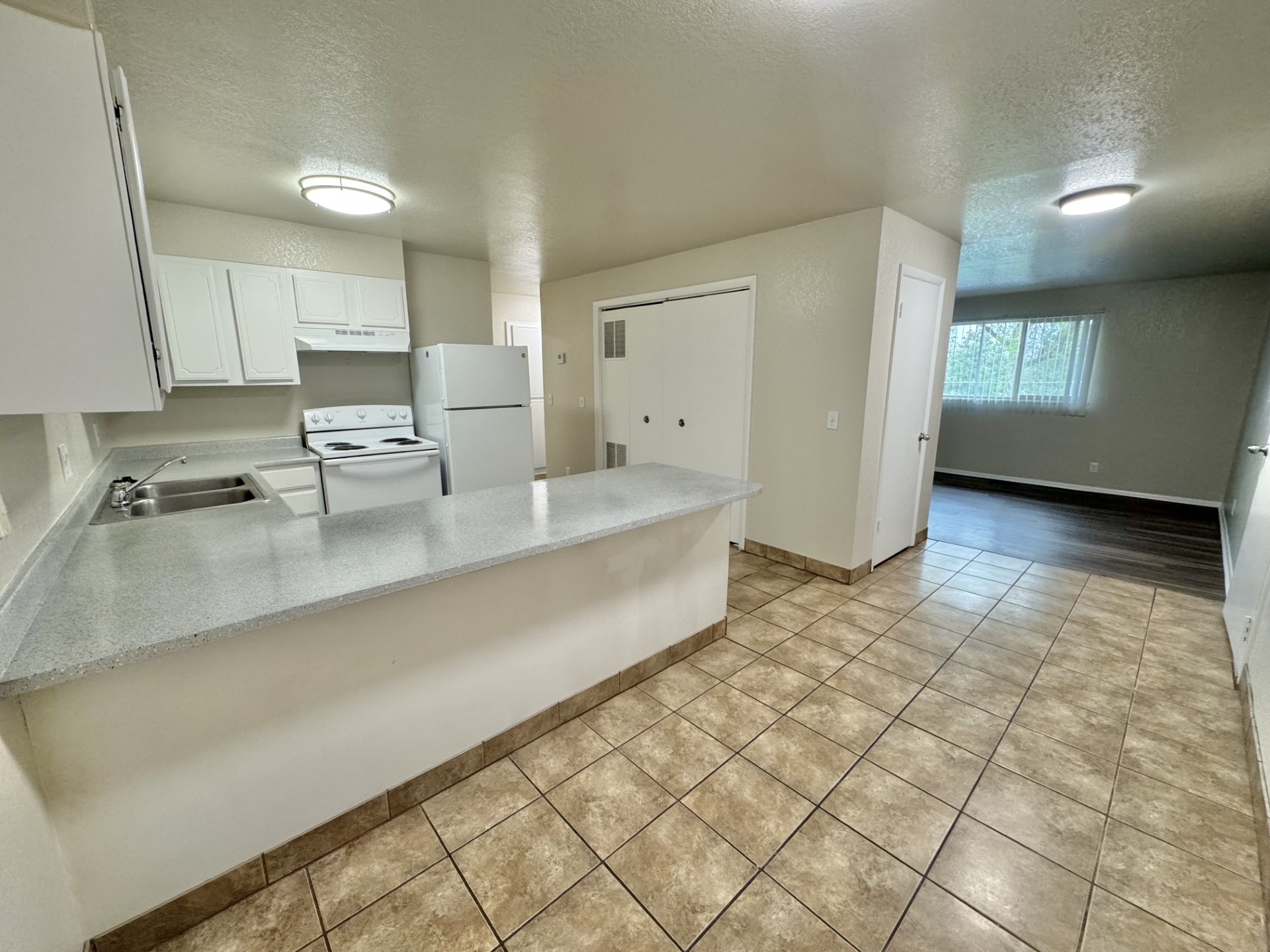 Holladay Apartment: 1750 E Murray Holladay Rd