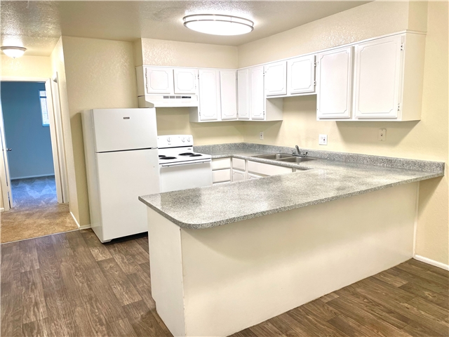Holladay Apartment: 1750 E Murray Holladay Rd