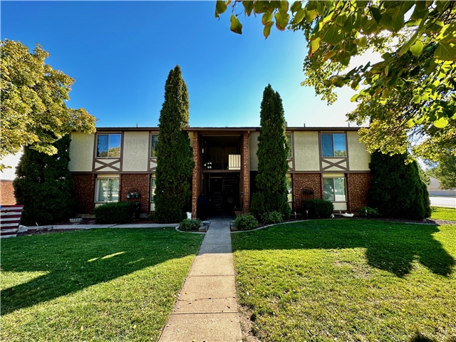 Ogden Apartment: 107 E Southwell St