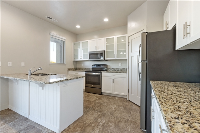 South Jordan Townhome: 10668 S Monica Ridge Way