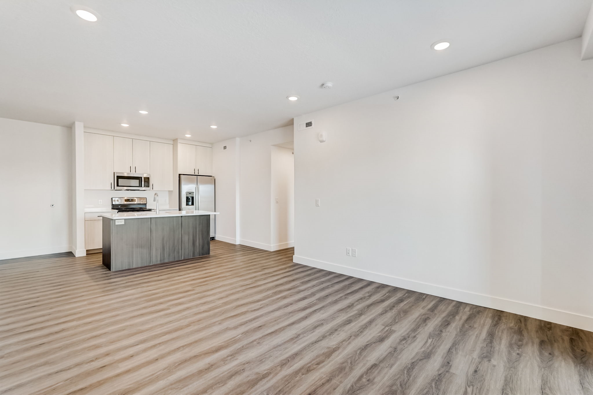 Celle Assets Apartment for rent at 10656 Windsor Ridge Way, South