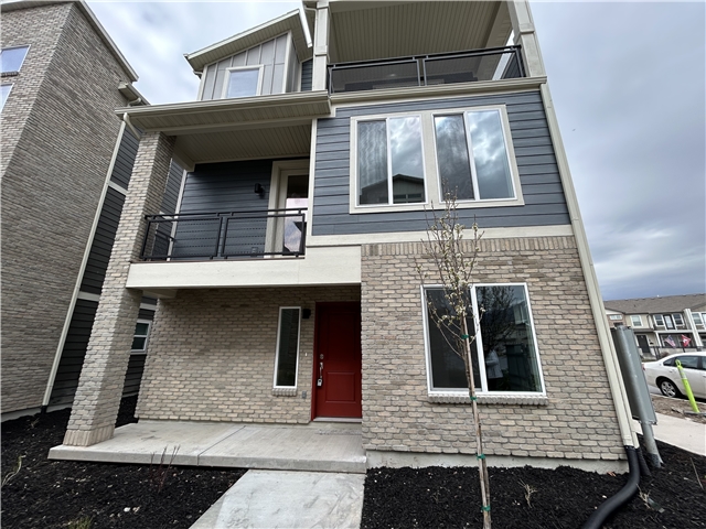 Farmington House: 5 N Rio Grand Ave