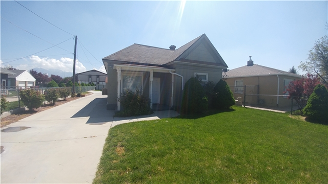Midvale House: 7843 S Main St